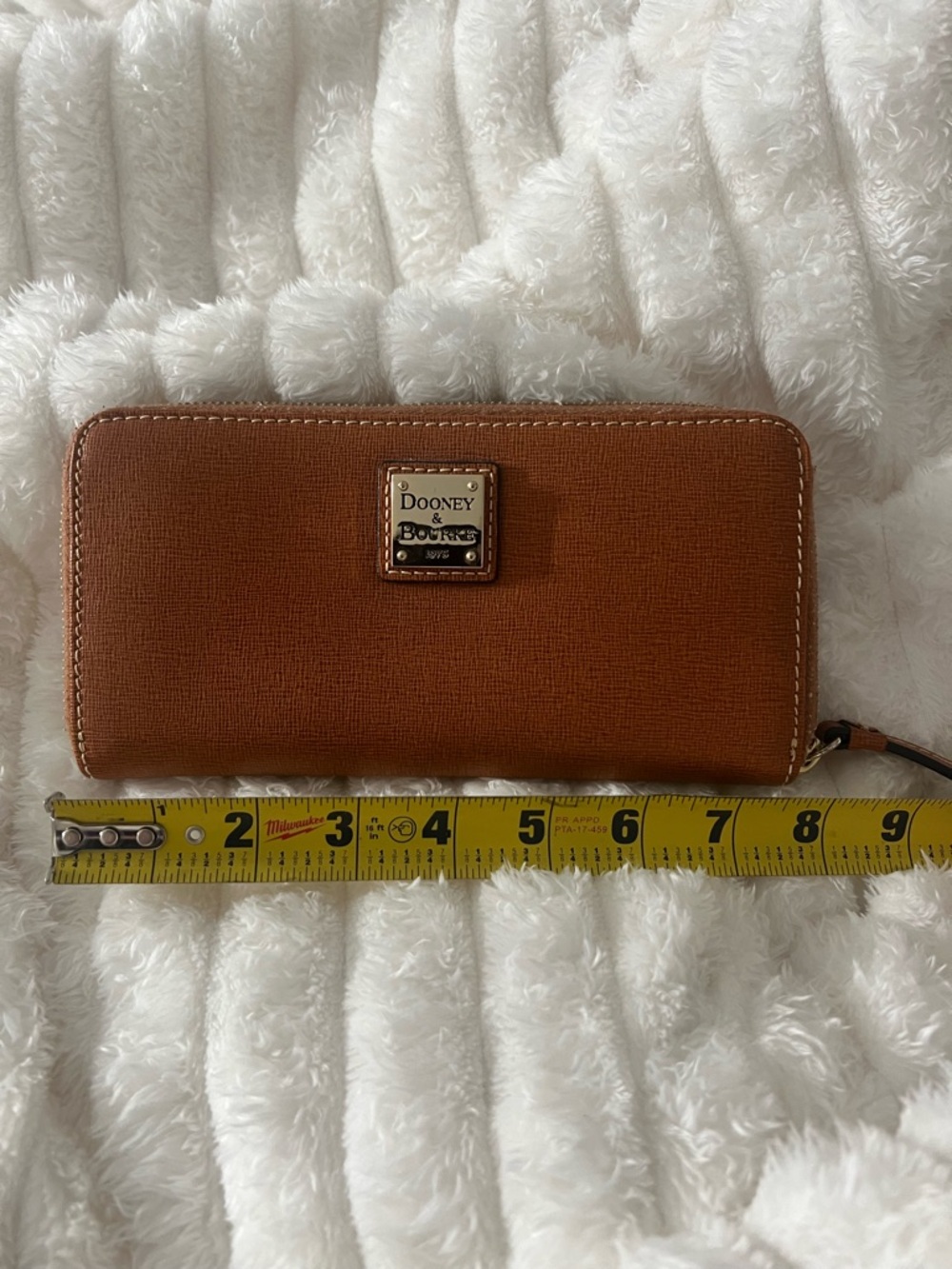 Dooney & Bourke Saffiano 1975 Tan Brown Gold Zip-Around Wallet